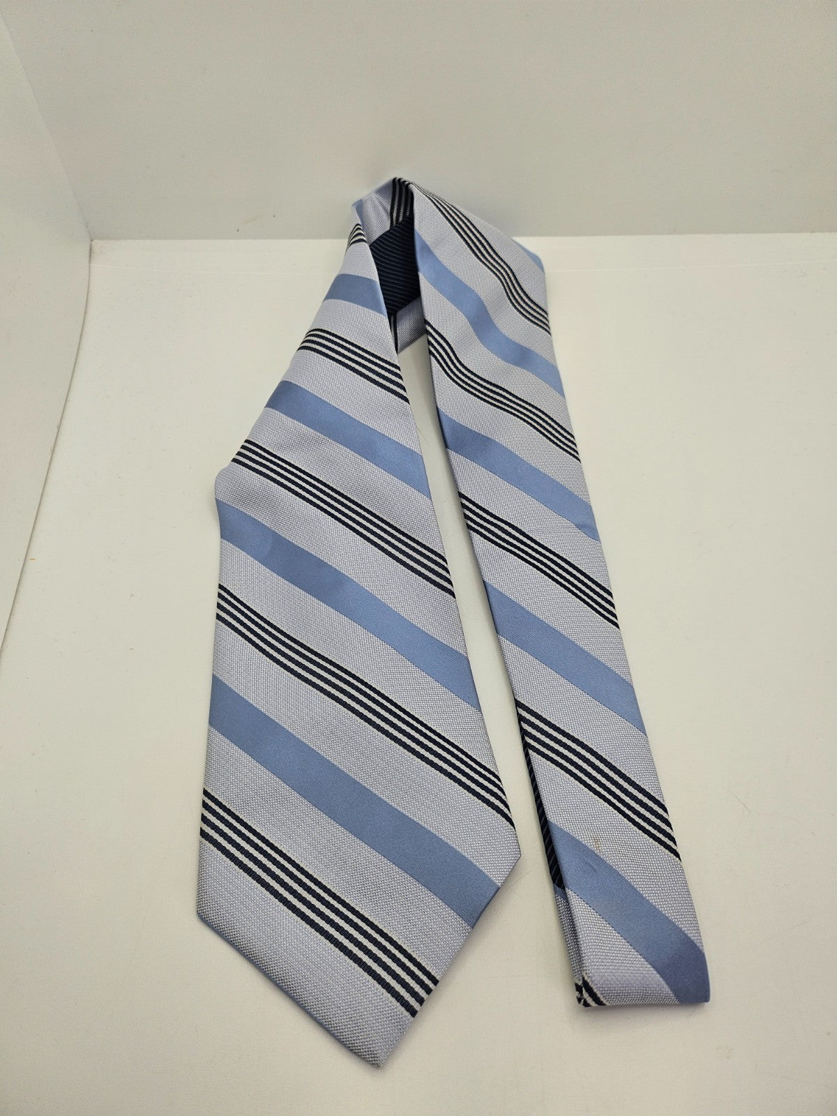 Tommy Hilfiger Silk Tie Mens Light Blue Striped Statement Designer Necktie BX26