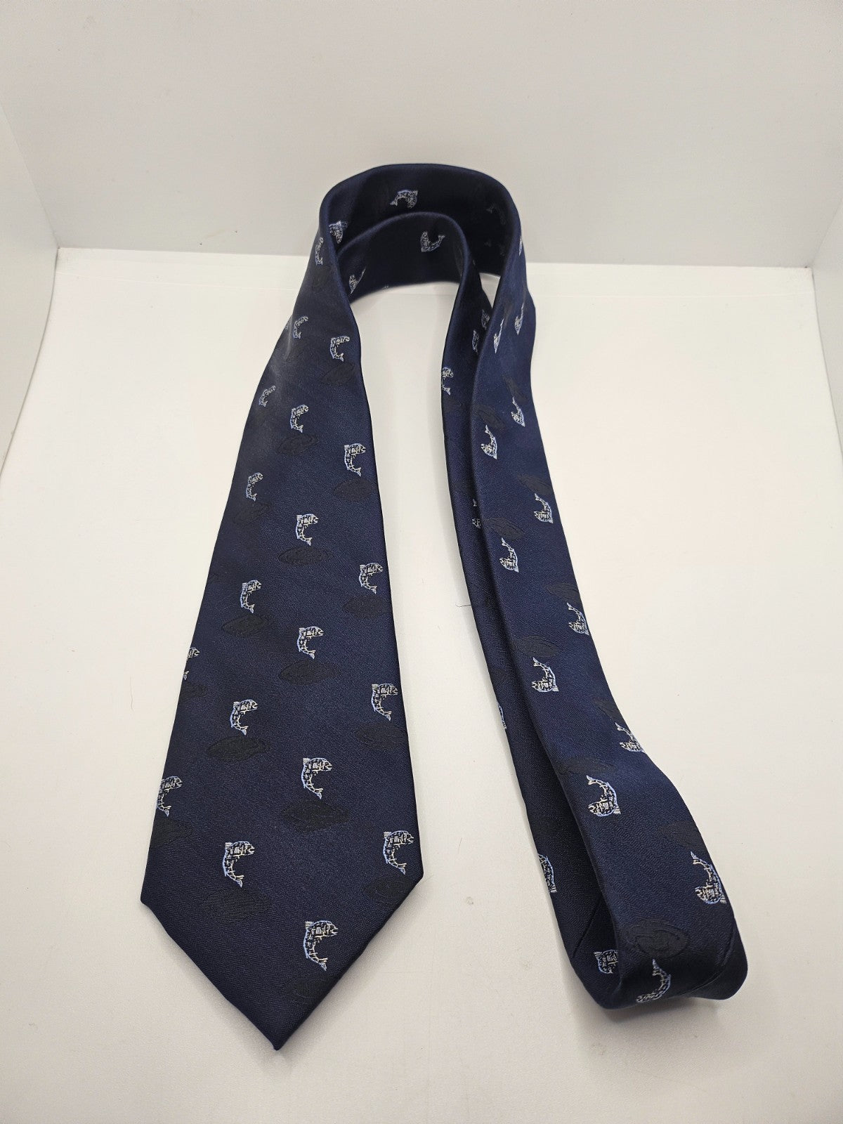 Hawes & Curtis Navy Blue Fish Silk Tie