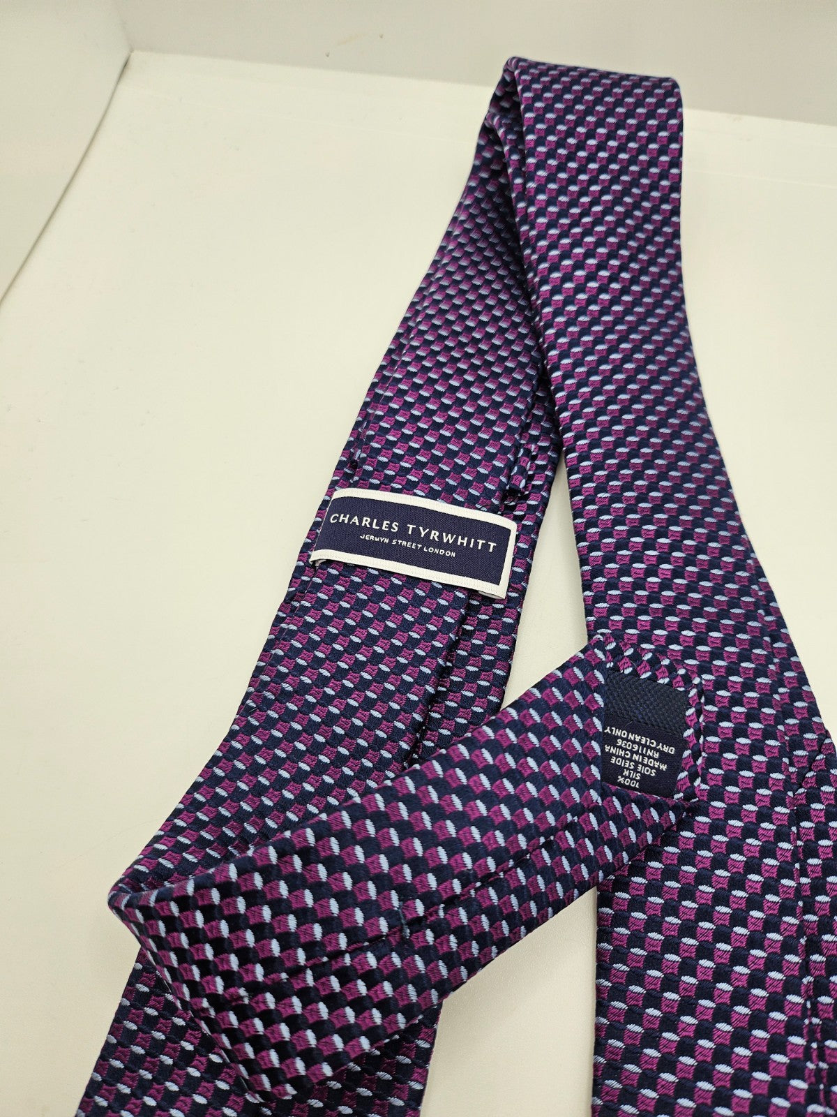 Charles Tyrwhitt Silk Tie Mens Purple Black Geometric Retro Vintage Necktie BX26