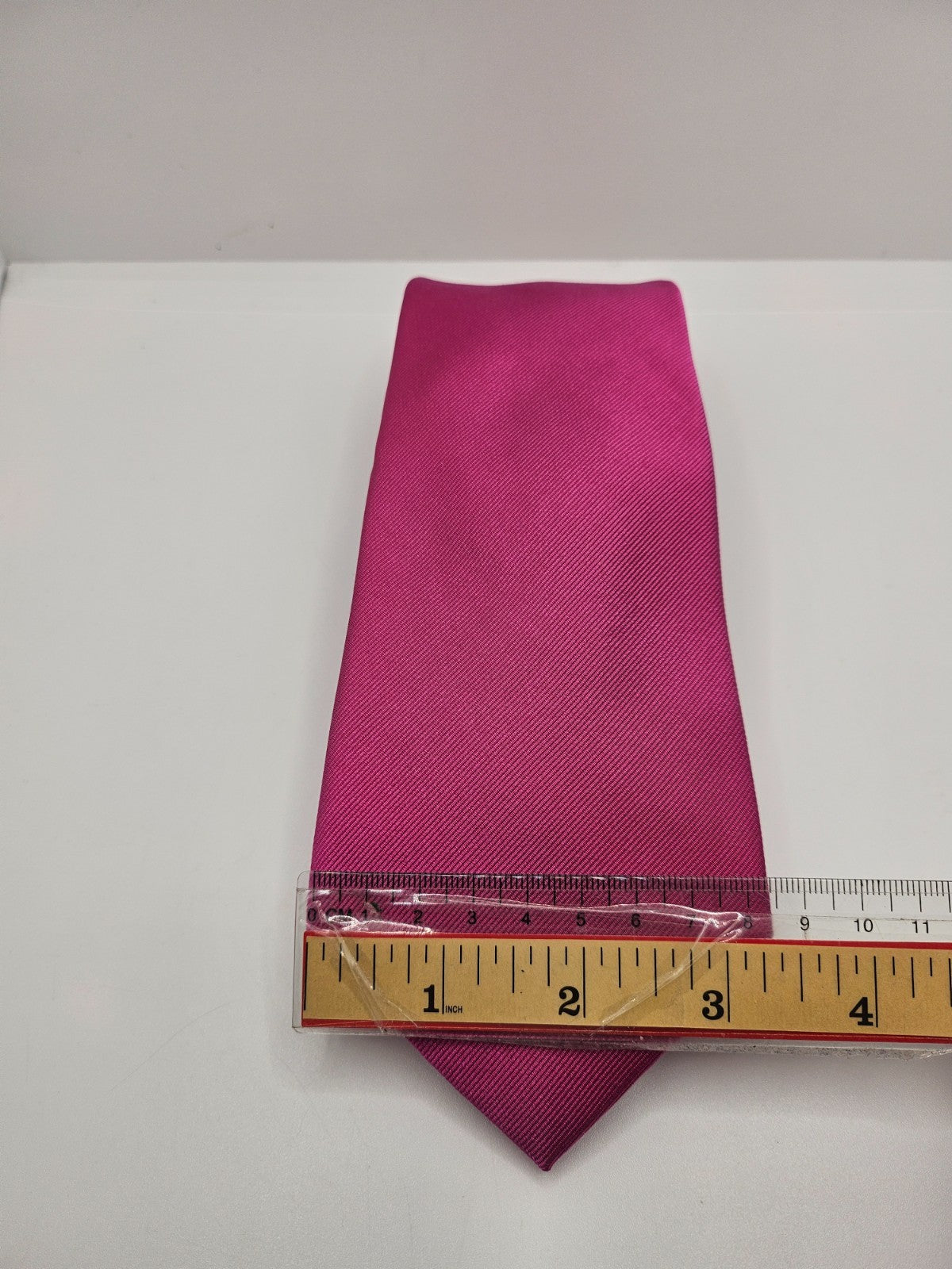 Hawes & Curtis Magenta Pink Textured Silk Tie