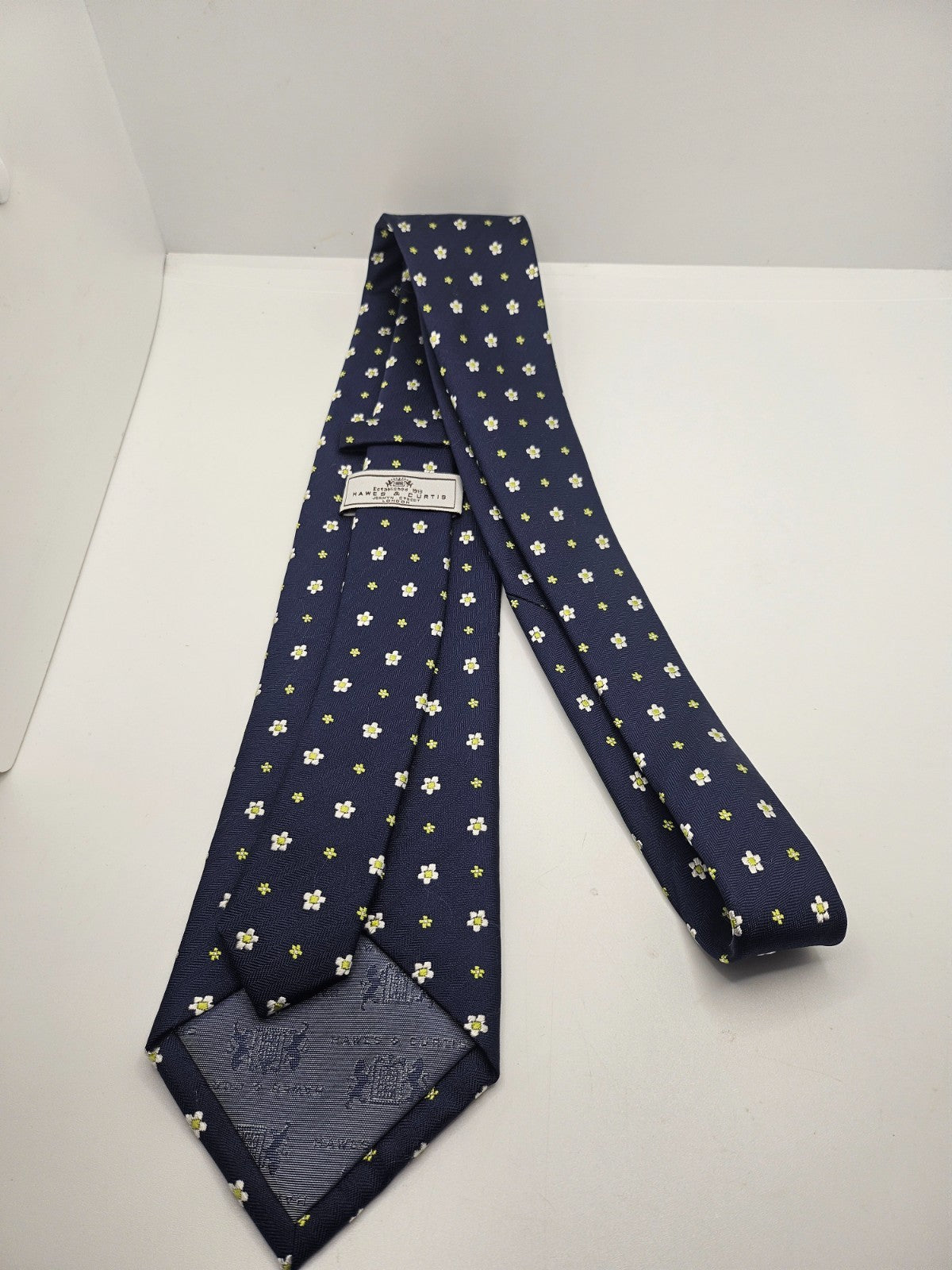 Hawes & Curtis Silk Tie Mens Navy Blue Floral Textured Vtg Retro Neck Tie BX24