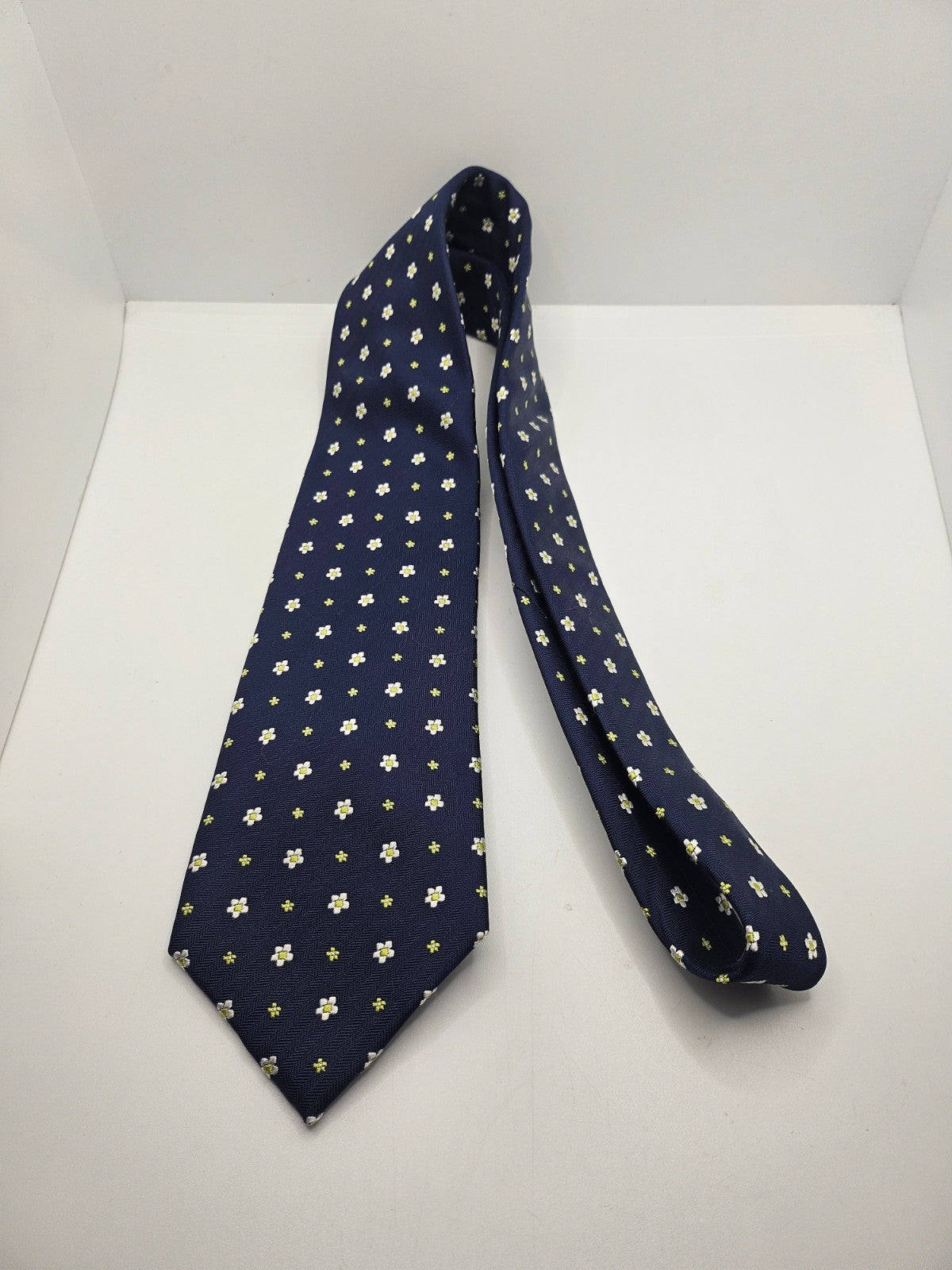 Hawes & Curtis Silk Tie Mens Navy Blue Floral Textured Vtg Retro Neck Tie BX24