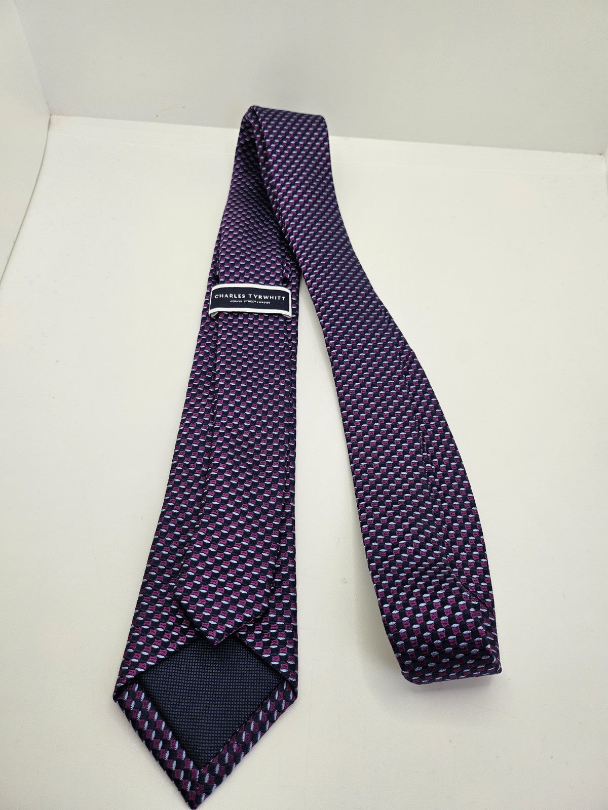 Charles Tyrwhitt Silk Tie Mens Purple Black Geometric Retro Vintage Necktie BX26