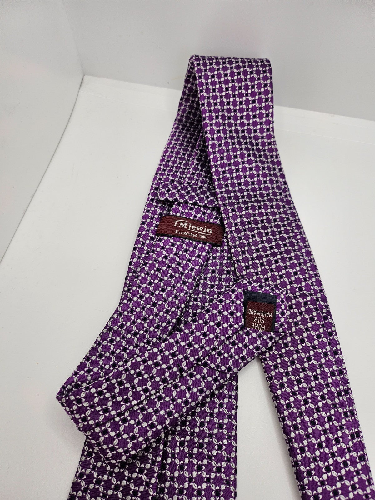 T.M. Lewin Silk Tie Mens Purple White Floral Statement Wedding Vtg Neck Tie BX23