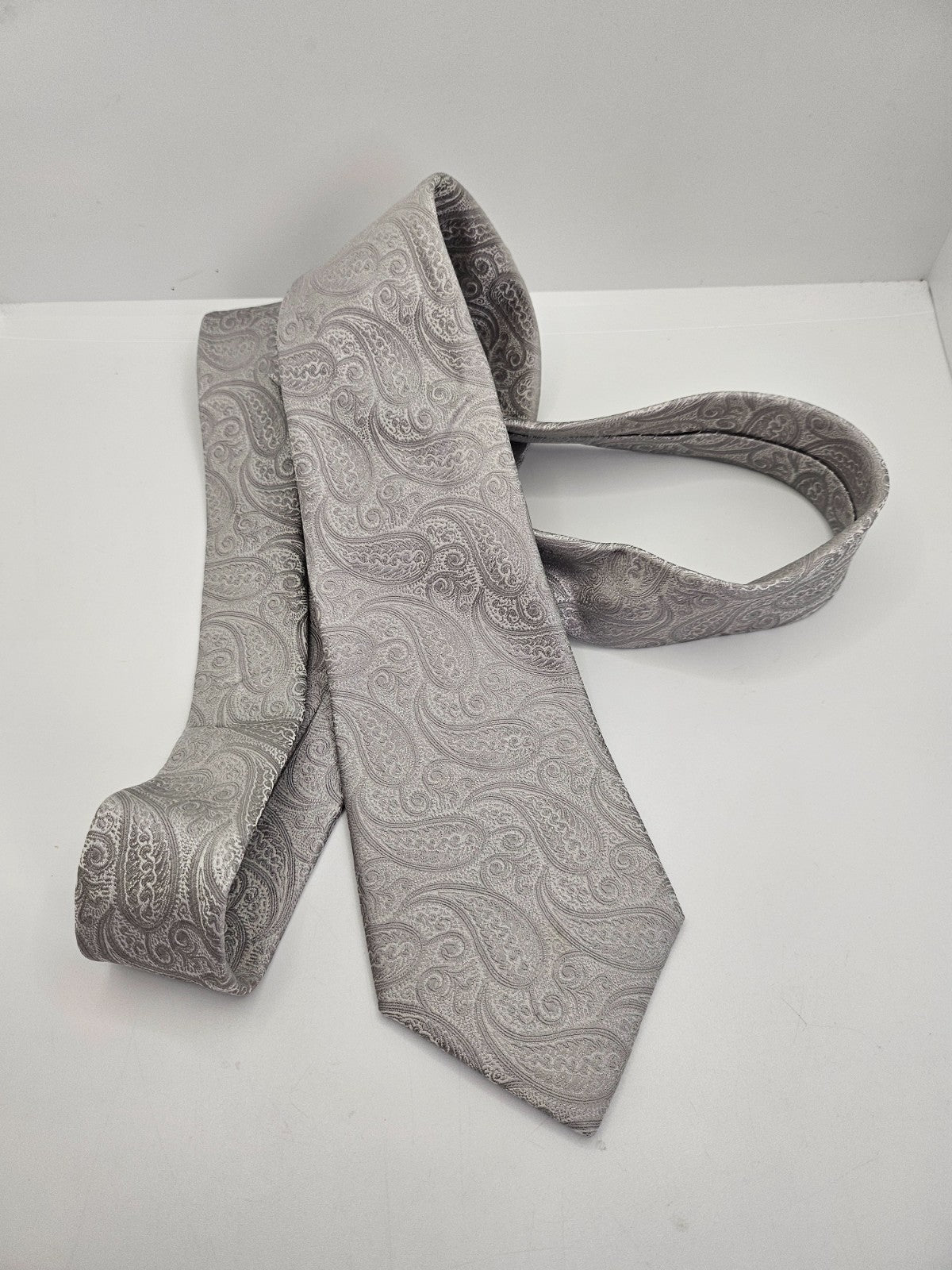 Hawes & Curtis Mens Silk Tie Silver Paisley Woven Vtg retro Wedding Neck Tie R1