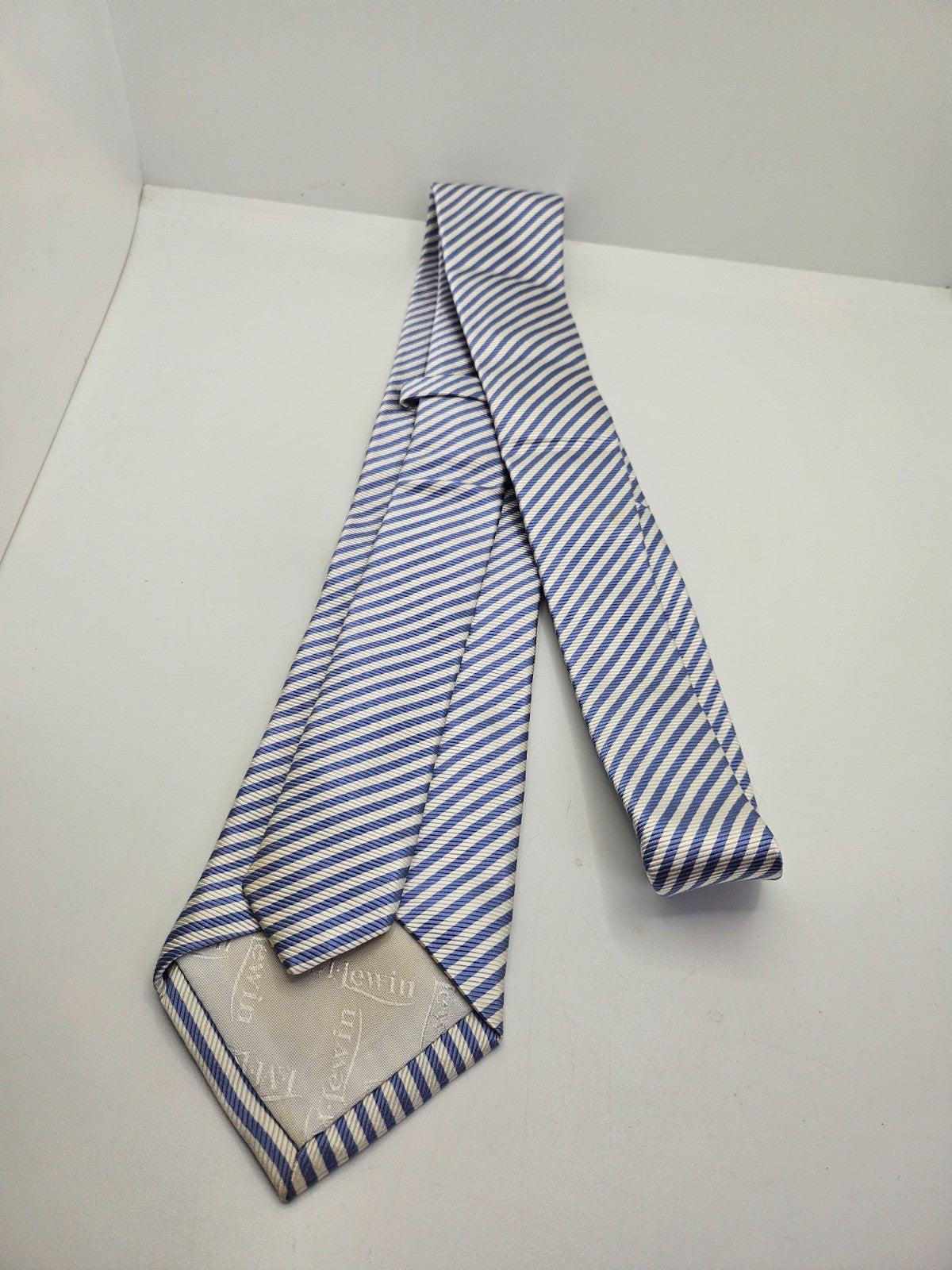 T.M. Lewin Silk Tie Mens Blue White Striped Textured Business Retro Necktie BX23