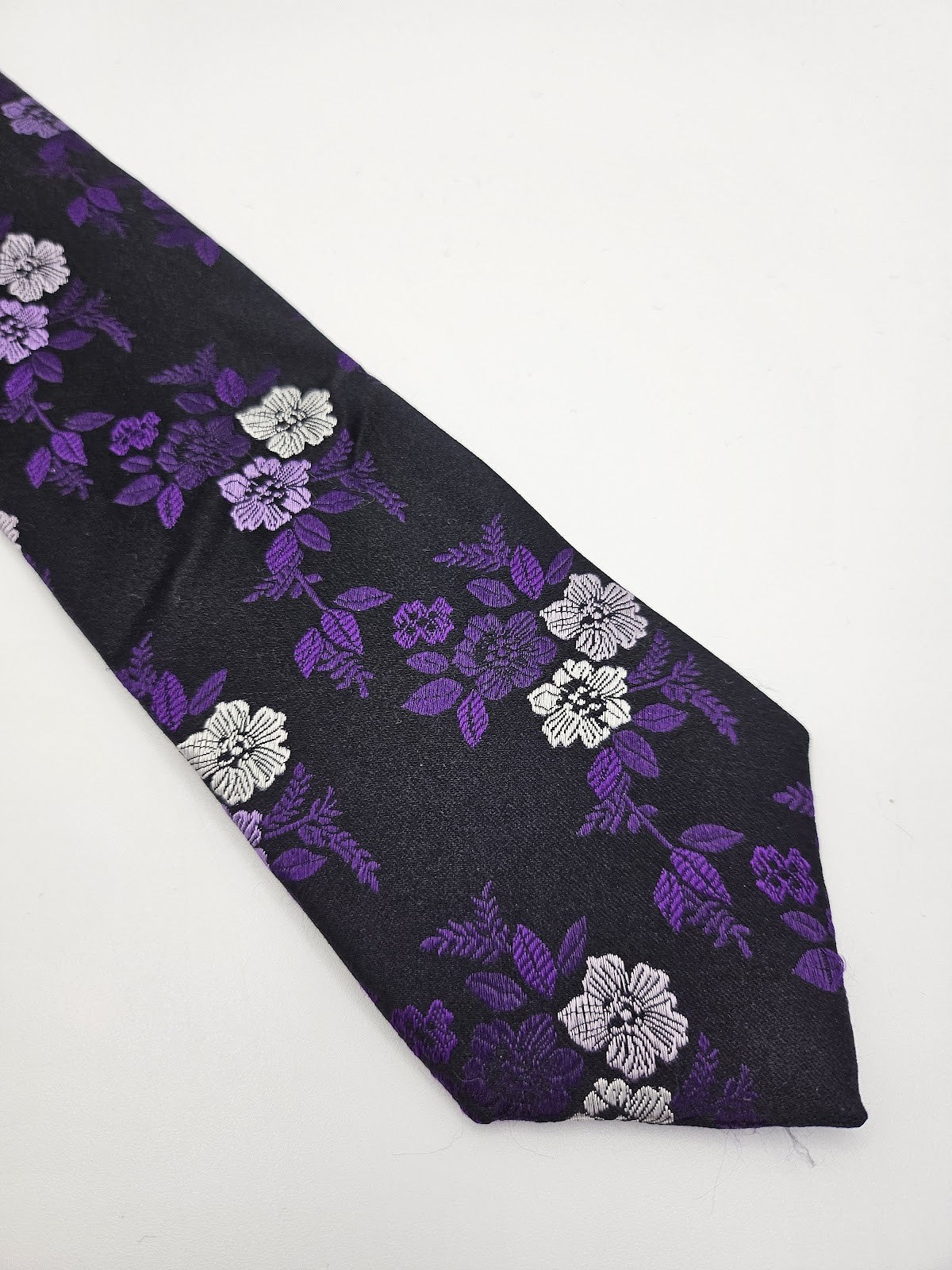 William Hunt Mens Silk Tie Black Purple Floral Vtg Retro Wedding Neck Tie