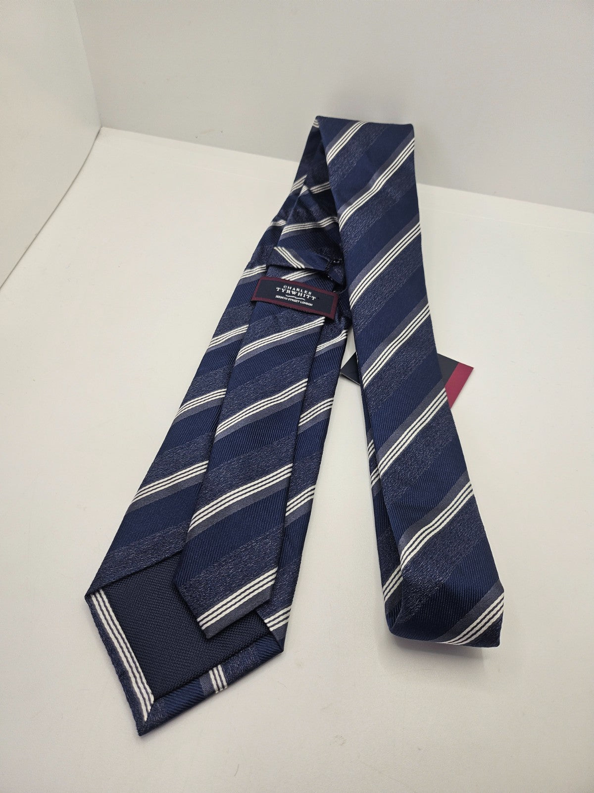 Charles Tyrwhitt Silk Tie Mens Navy Blue Striped Business Vtg Retro Necktie BX10