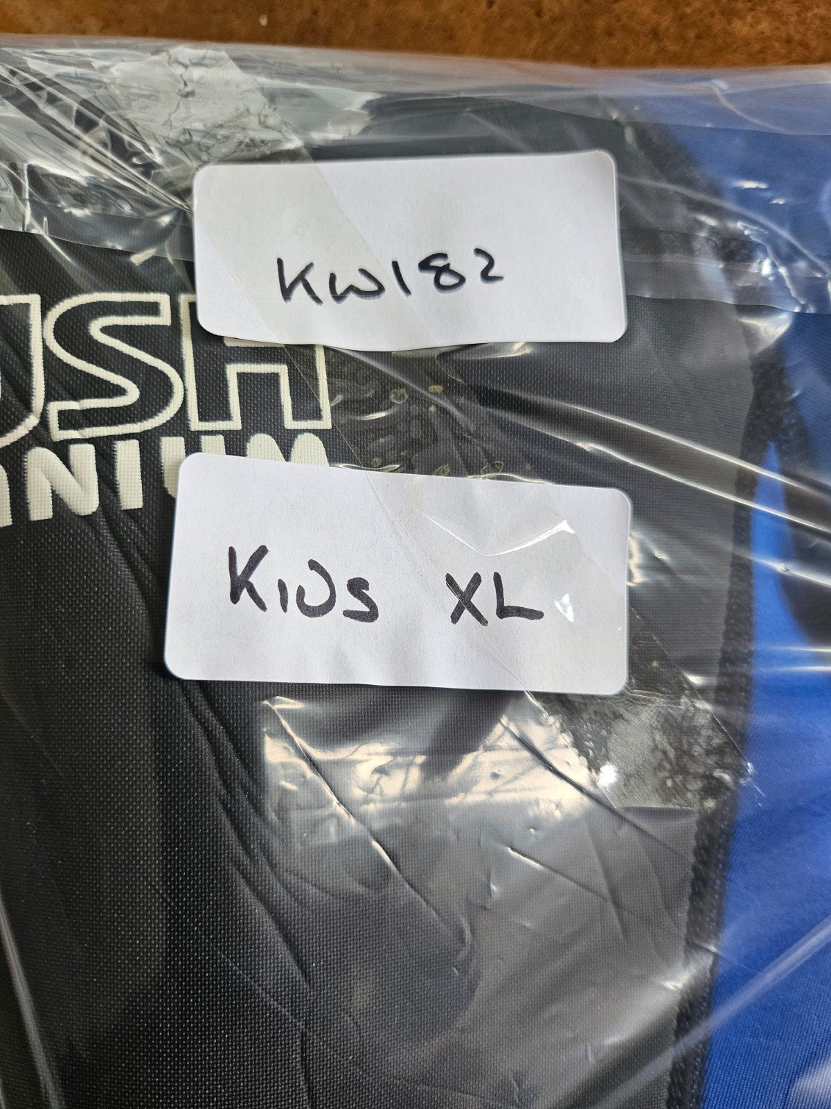 Blue Motion Kids XL Age 12/13 Yrs 2.5MM Shorty Wetsuit Surf Swim Holiday KW182