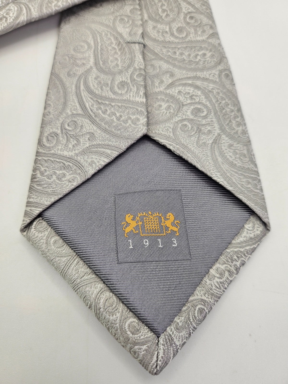 Hawes & Curtis Mens Silk Tie Silver Paisley Woven Vtg retro Wedding Neck Tie R1
