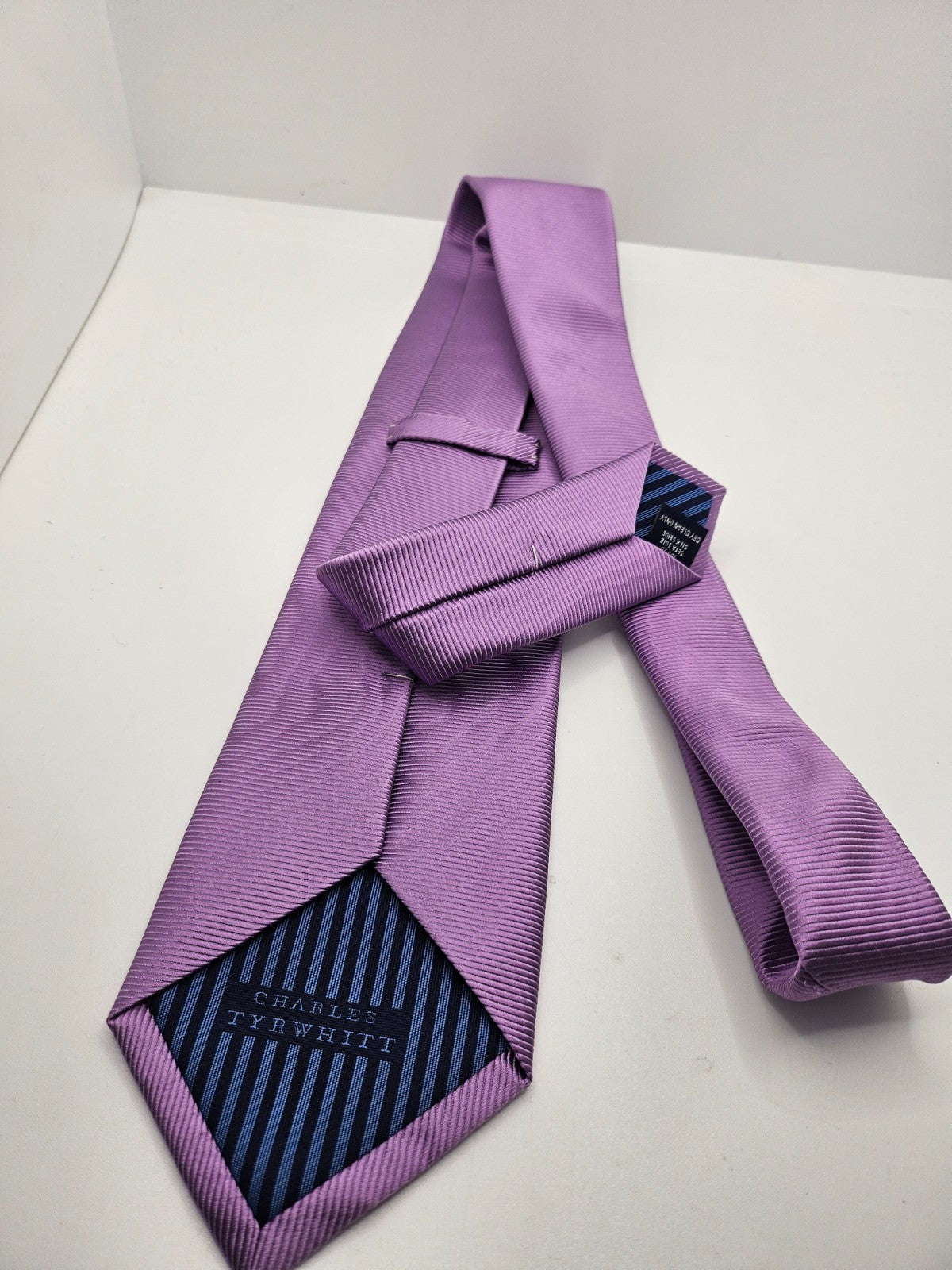 Charles Tyrwhitt Purple Ribbed Textured Silk Tie