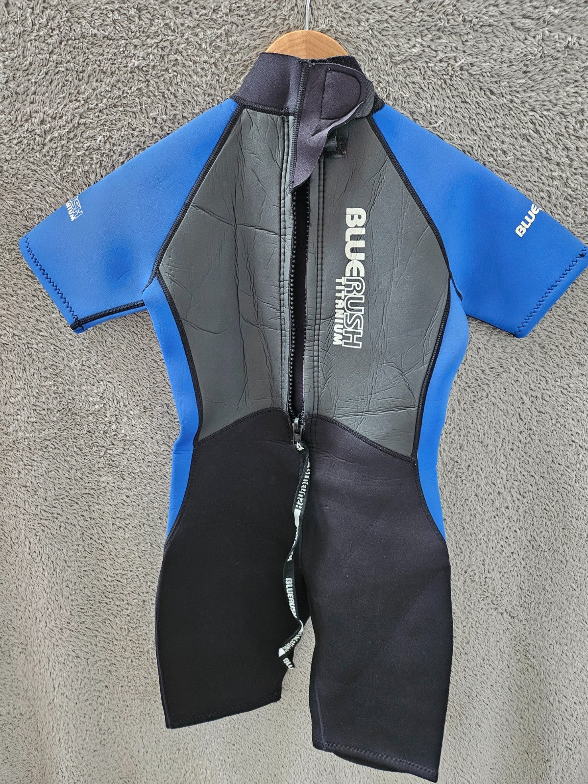 Blue Motion Kids XL Age 12/13 Yrs 2.5MM Shorty Wetsuit Surf Swim Holiday KW182