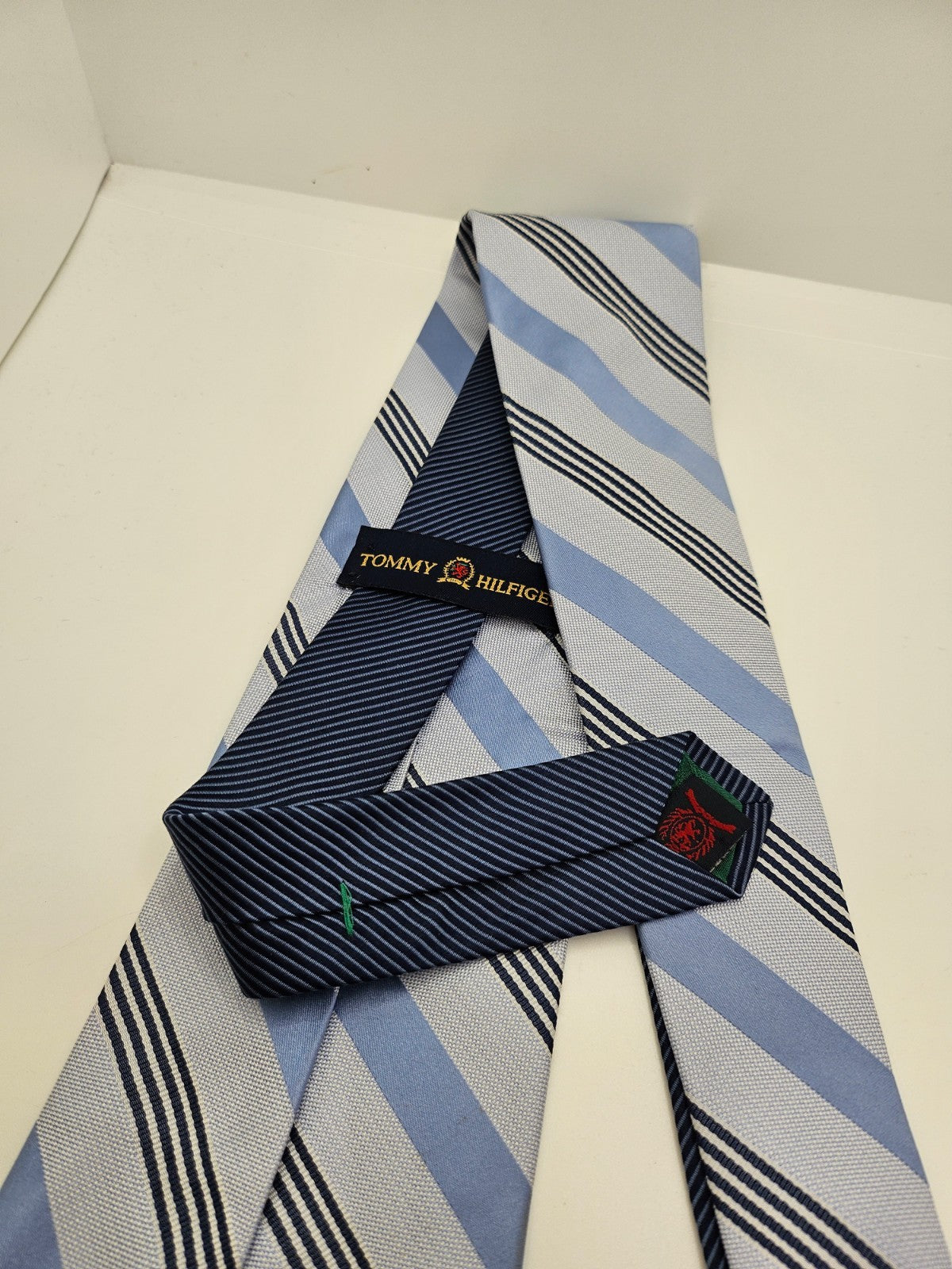 Tommy Hilfiger Silk Tie Mens Light Blue Striped Statement Designer Necktie BX26