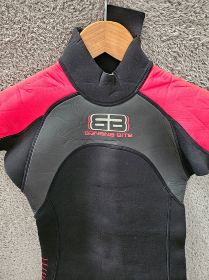 Banana Bite Kids K5 Age 4/5  2.5MM Shorty wetsuit Surf Swim Paddle Holiday KW163