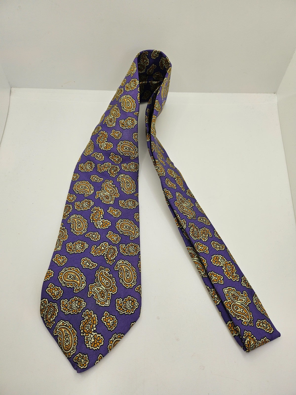 Charles Tyrwhitt Silk Tie Men Purple Gold Paisley Wedding Retro Vtg Necktie BX26