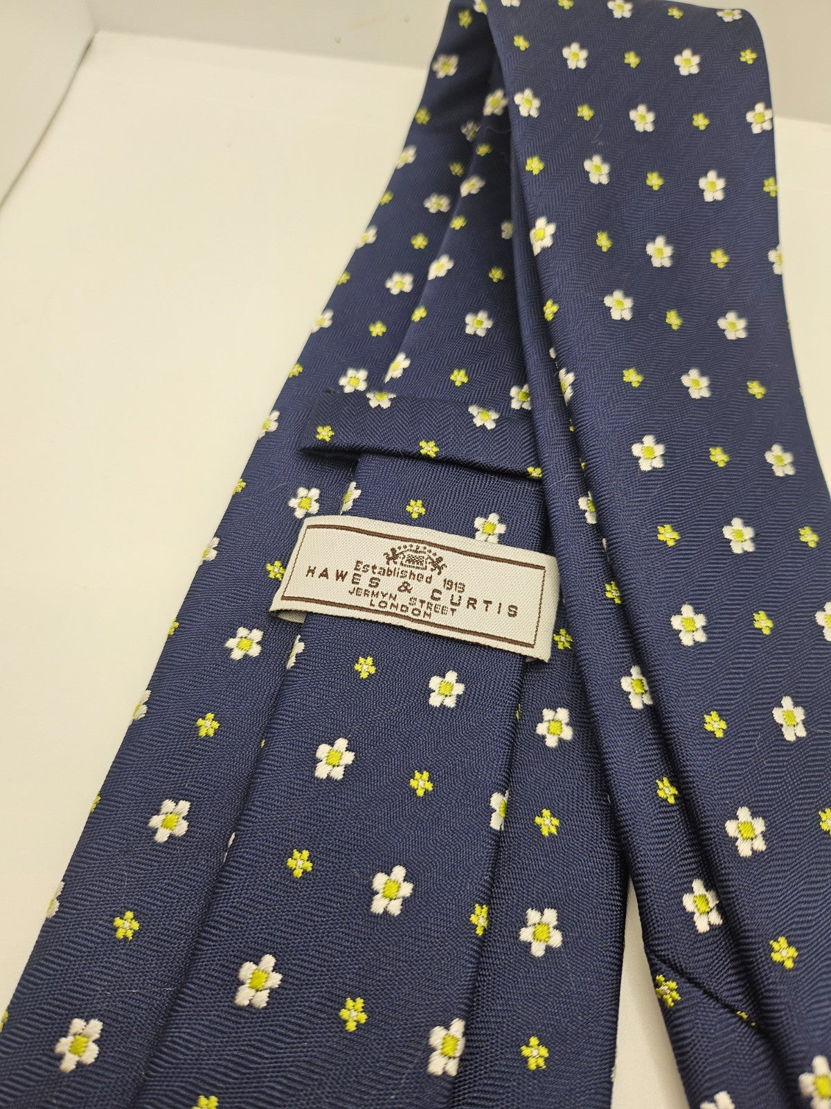 Hawes & Curtis Silk Tie Mens Navy Blue Floral Textured Vtg Retro Neck Tie BX24
